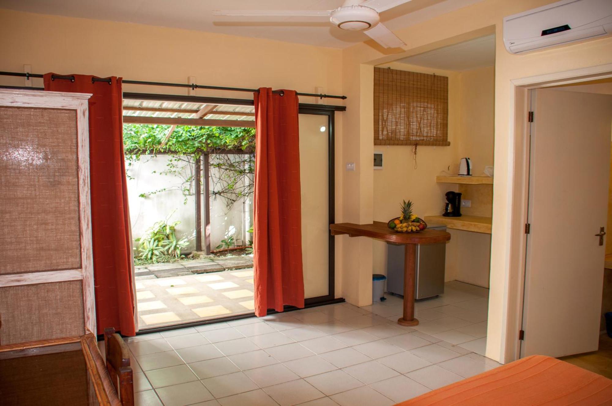 Chantauvent Pensión Blue Bay Habitación foto
